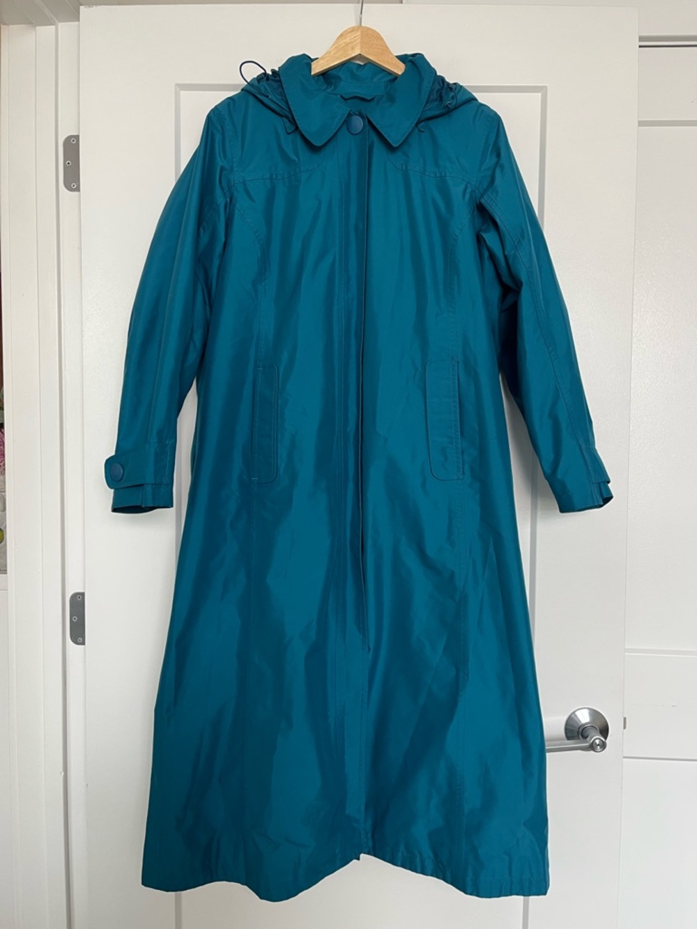 L.L.Bean Long Hooded Raincoat Teal Plaid Lined Women’s M Waterproof Trench
